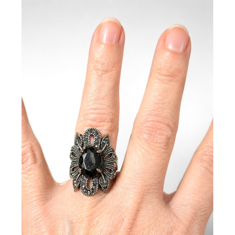 Vintage Black Ring Oval Rhinestone Marcasite Silver Tone Size 6.5 TN41